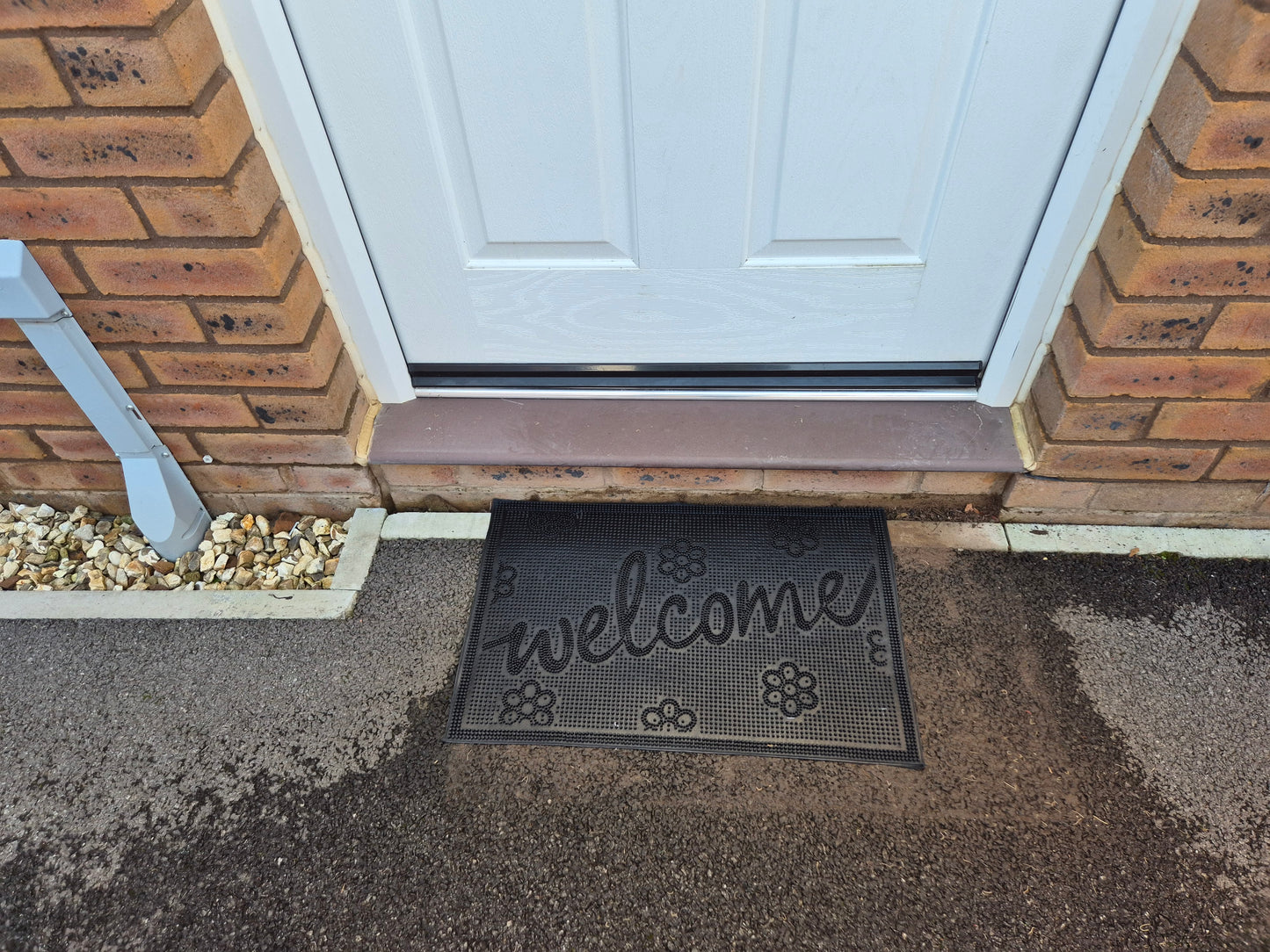 Rubber Doormat 60cm x 40cm - 'Welcome' (Small Flowers)