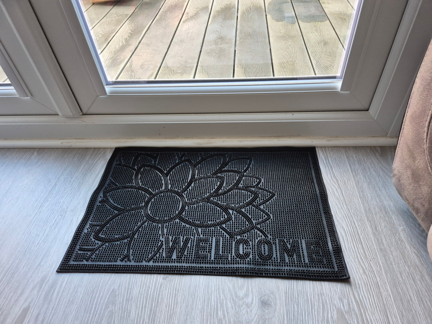 Rubber Doormat 60cm x 40cm - 'Welcome' (Flower)