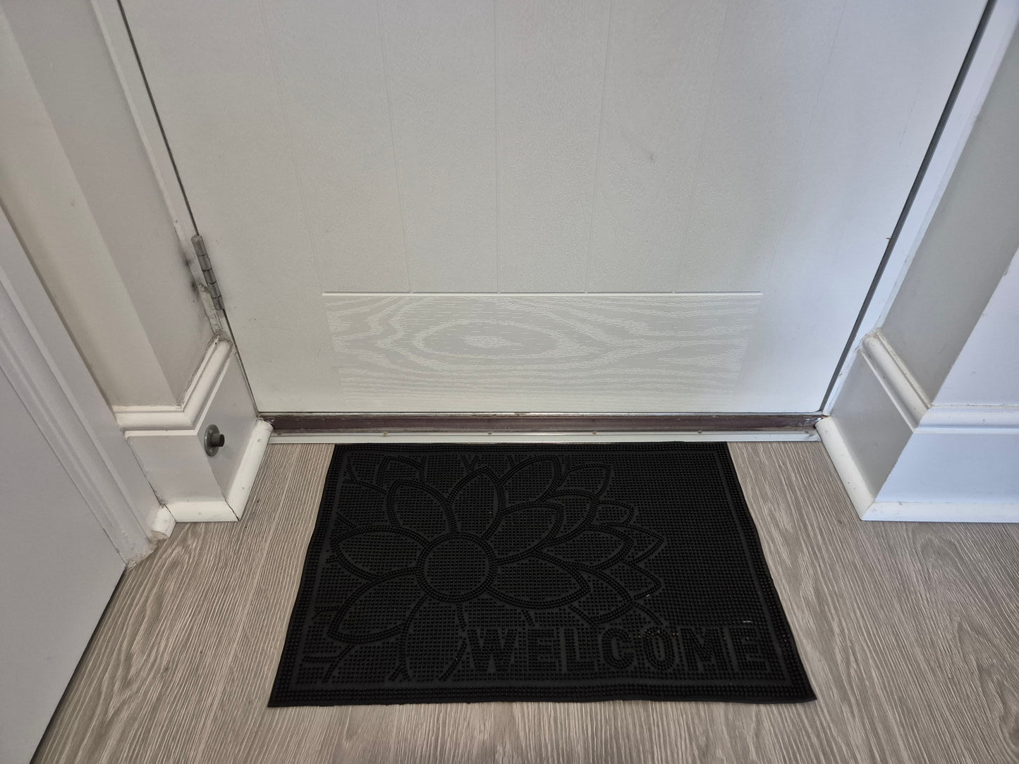 Rubber Doormat 60cm x 40cm - 'Welcome' (Flower)