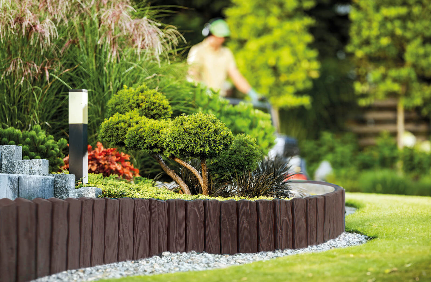 Lawn Edging, Plastic Palisade Wood Effect, 2.32m, Brown