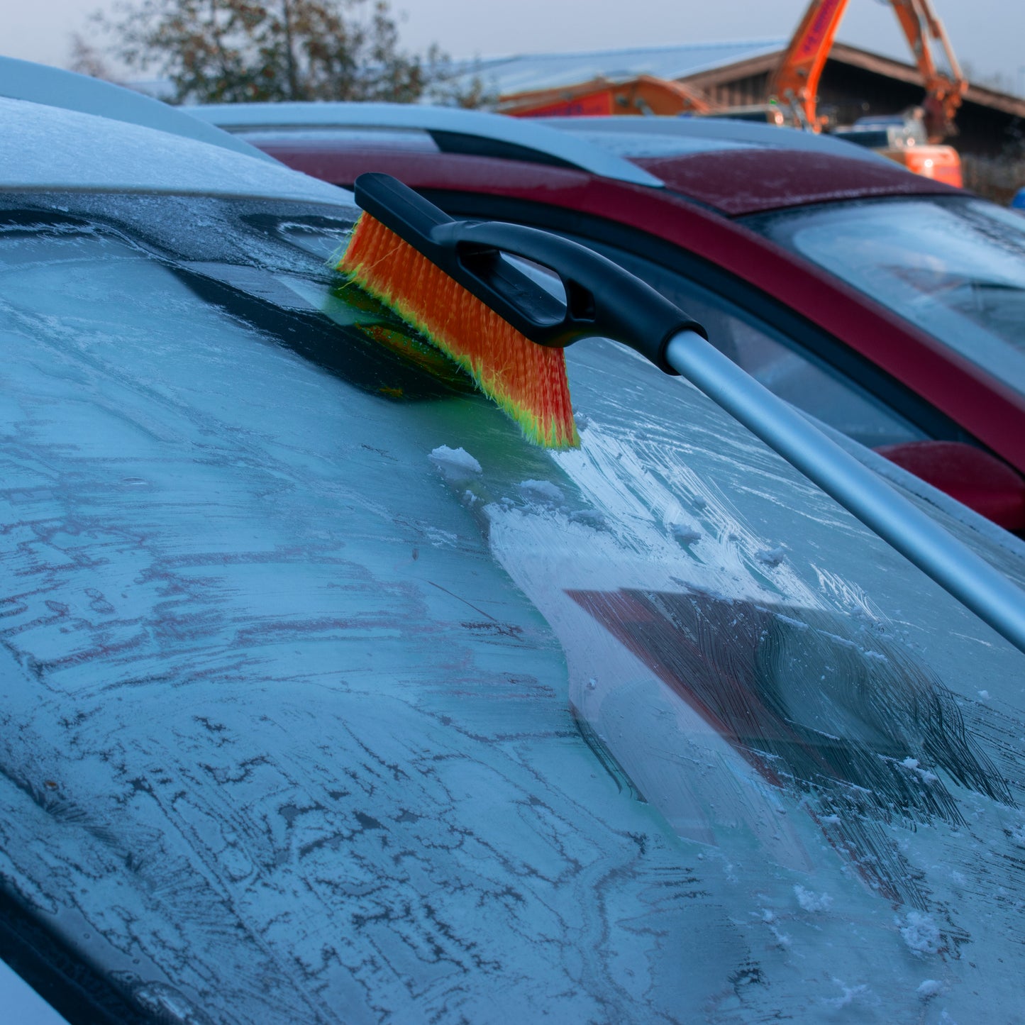 Telescopic Snow Brush + Ice Scraper Orange