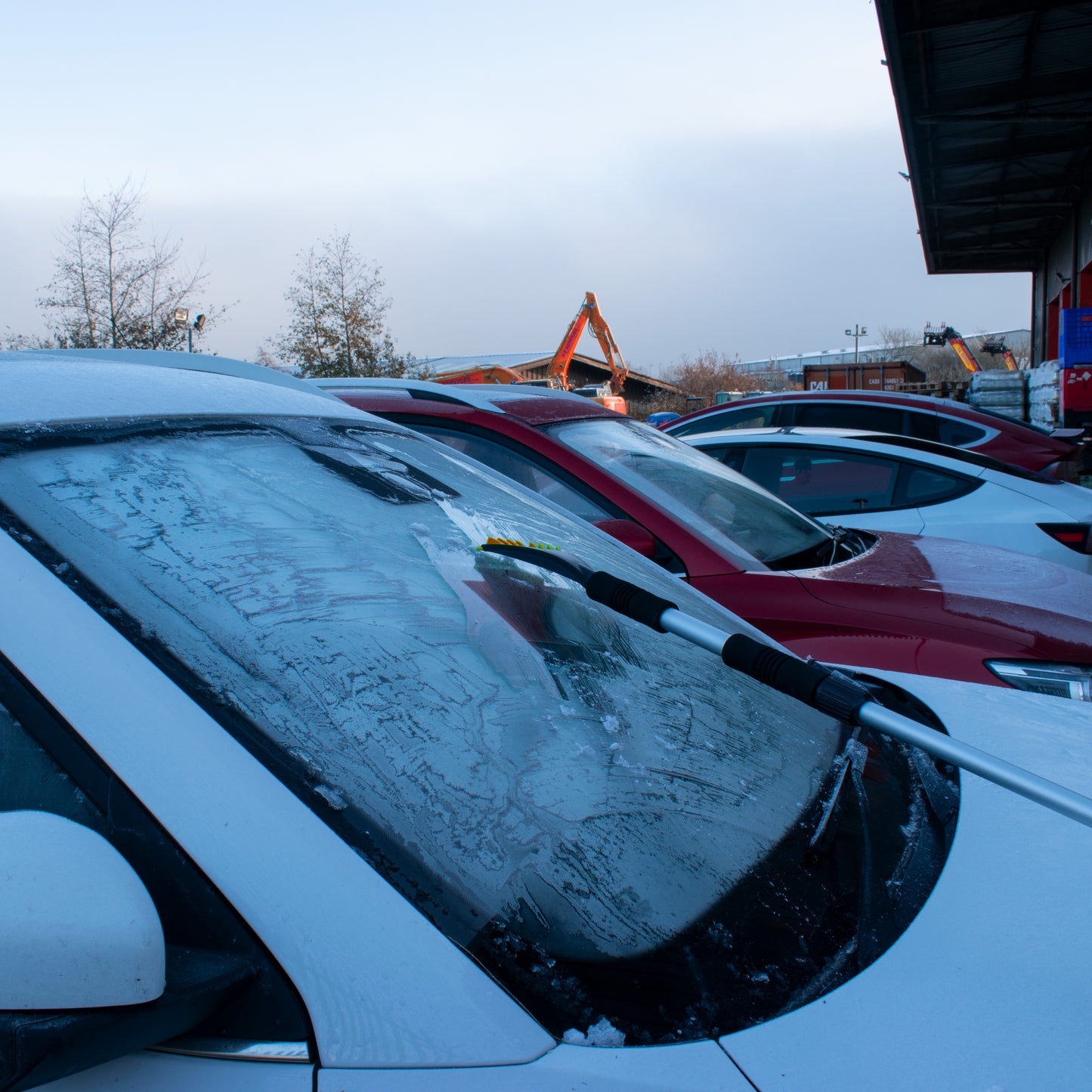 Telescopic Snow Brush + Ice Scraper Orange