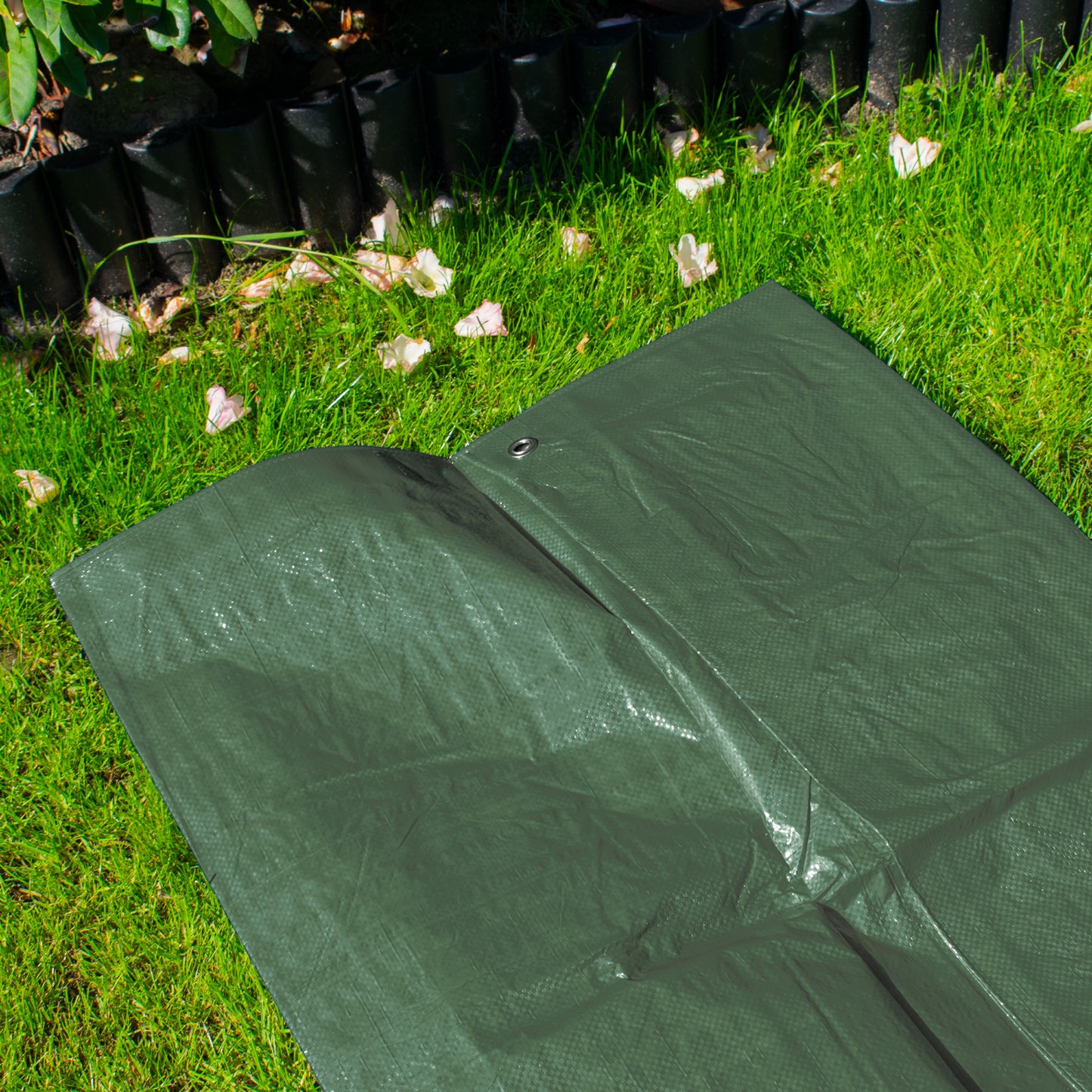 Green M-Grade Tarpaulin with 10 x 6" Bungee Balls (Black) and 10 x Screw Type Tarp Clips