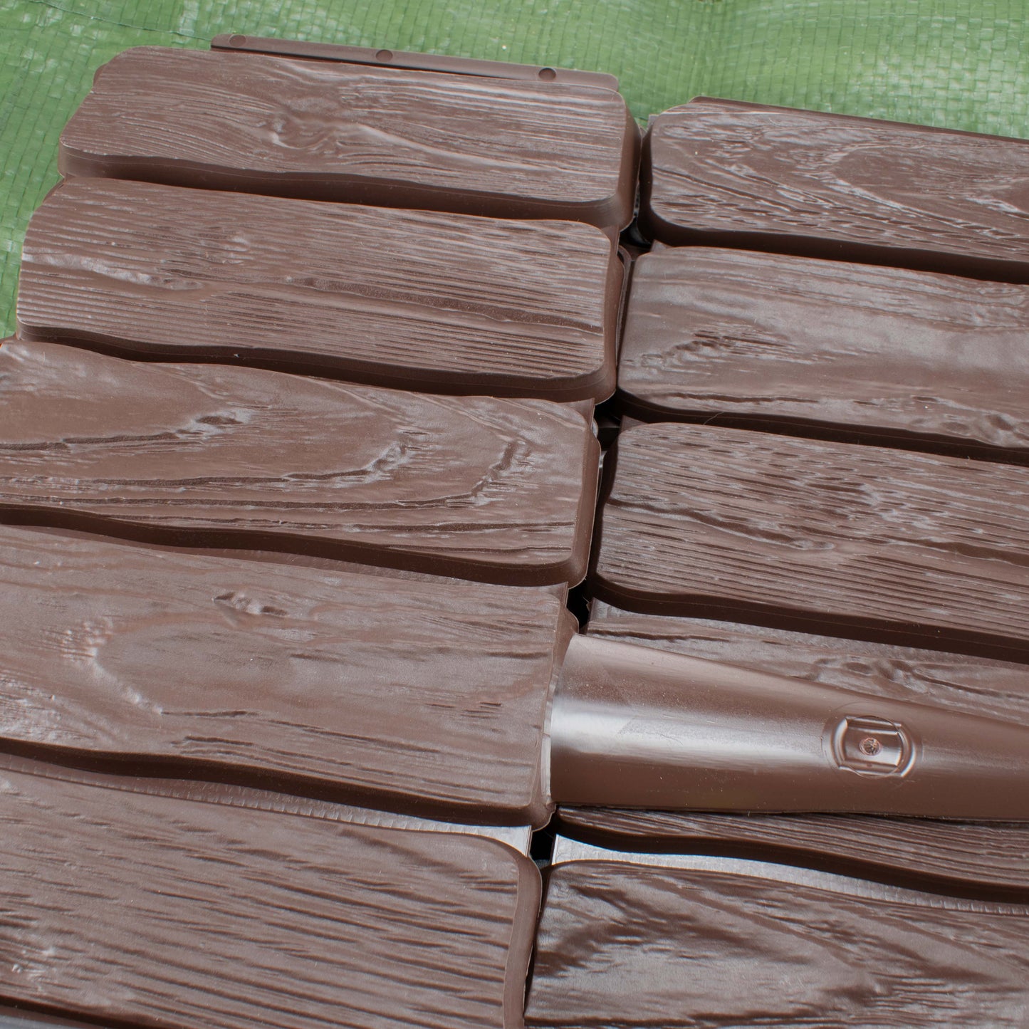 Lawn Edging, Plastic Palisade Wood Effect, 2.32m, Brown