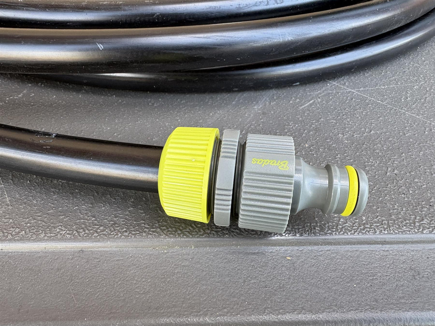 10m LDPE Pipe with Hose Connector and Bung