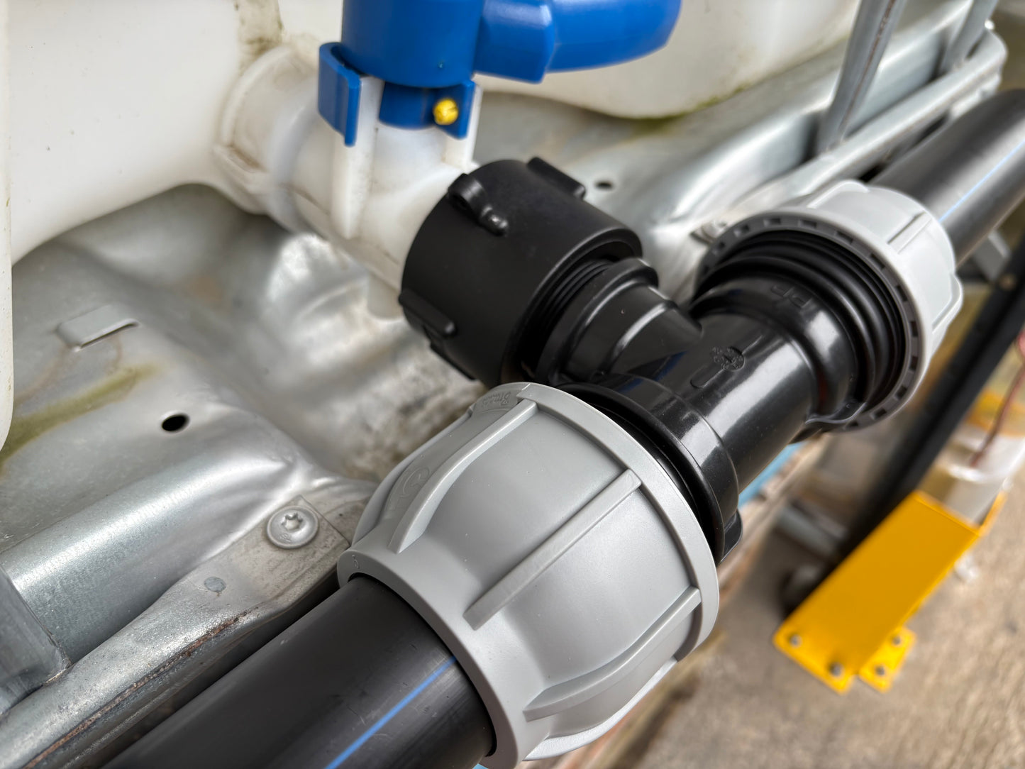 IBC 3-tank joining kit via 50 mm pipe