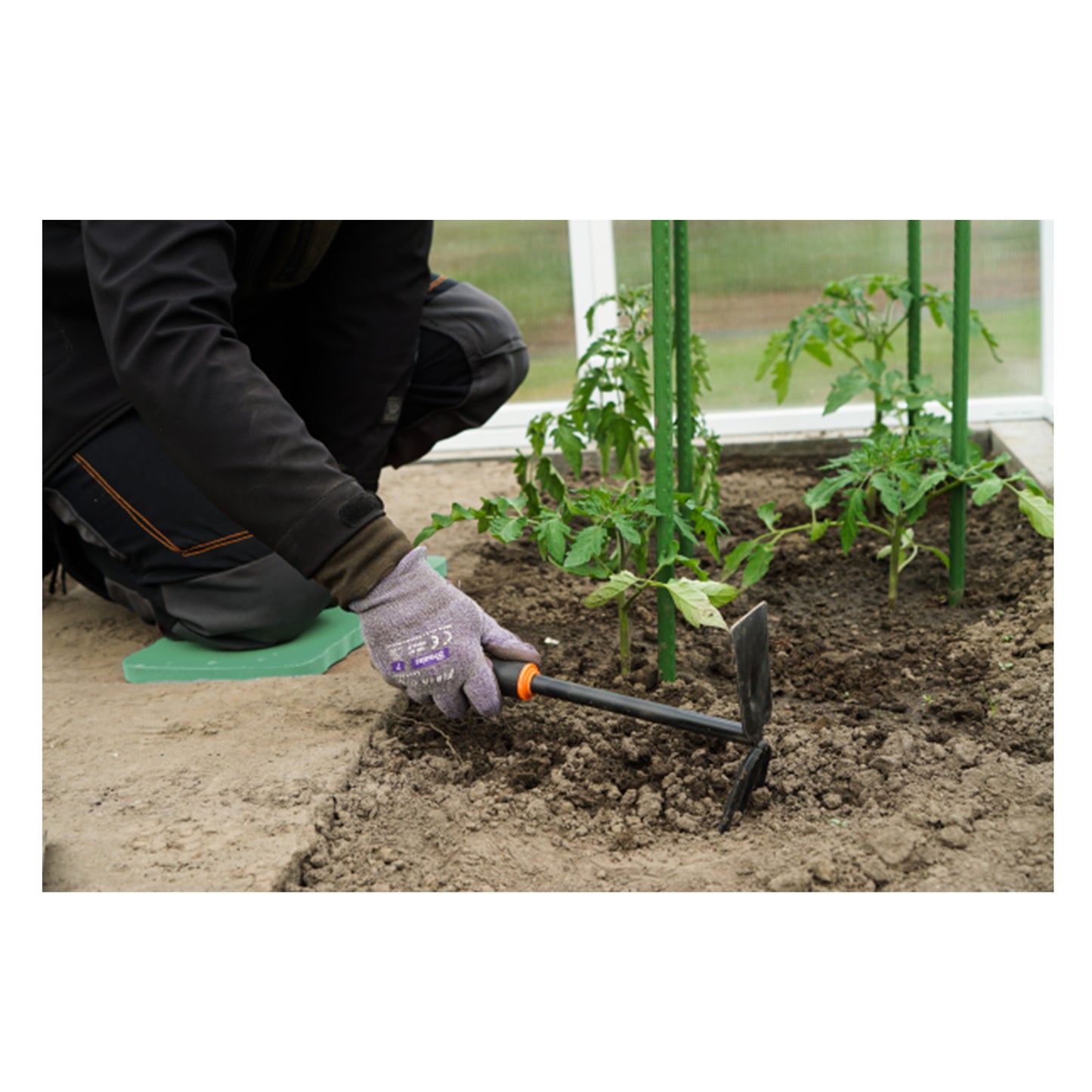 Digger-Hoe Garden Tool with Multifunction Kneeler Mat, Green