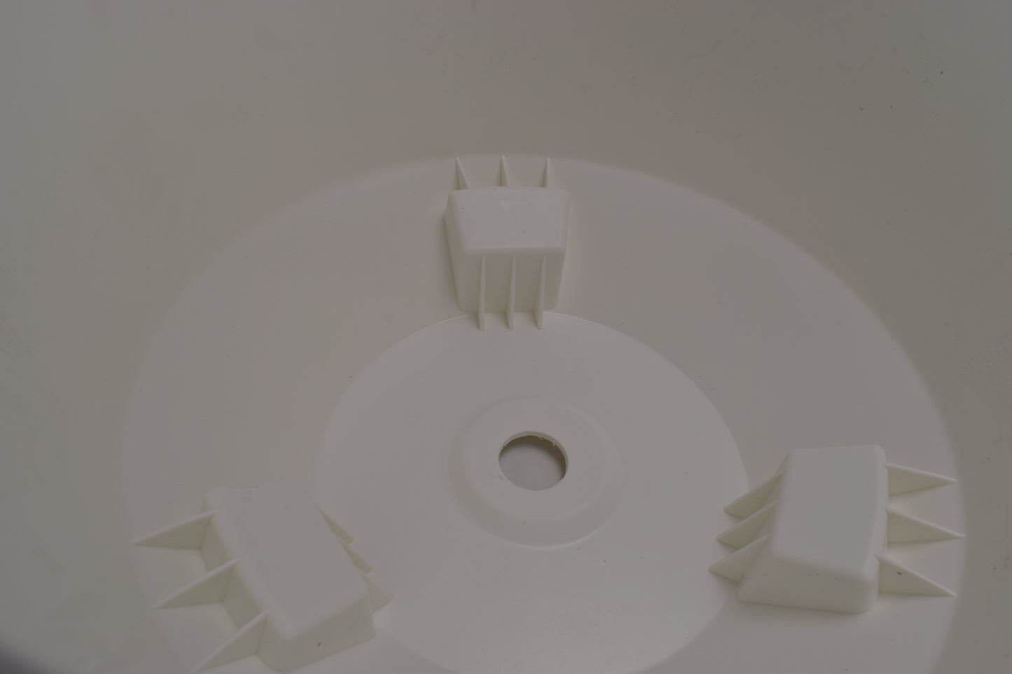 Roma Bowl Pot with Legs, Insert and Hole with Plug 240mm White