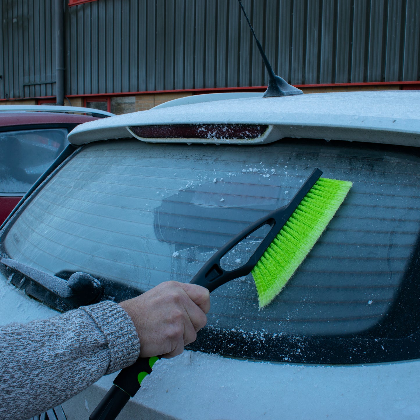 Snow Brush + Ice Scraper Ergo